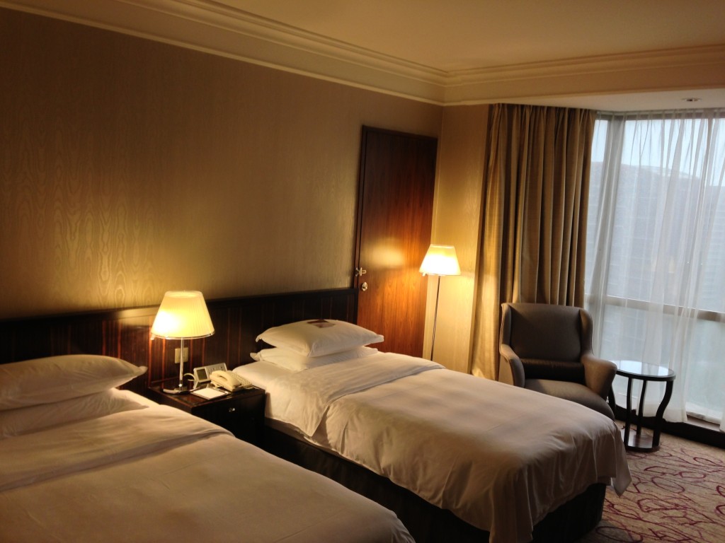 http://pixabay.com/de/hotel-bett-179021/