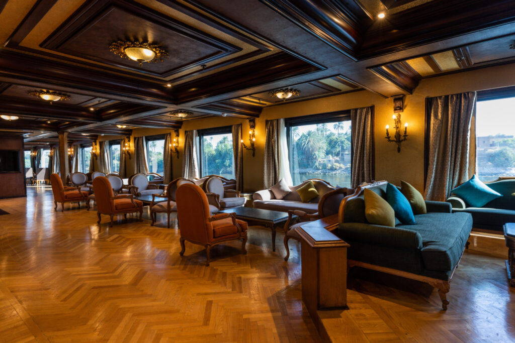 Lounge Bar des Nil Kreuzfahrtschiffes City and Sea Adonis